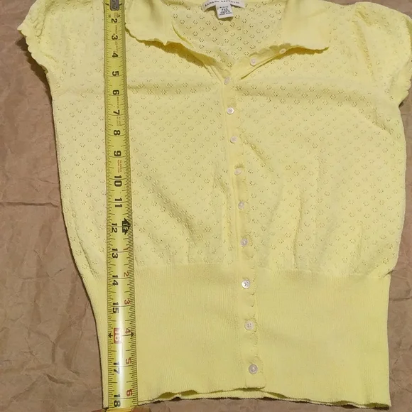 Banana Republic Petite Yellow Buttoned Blouse Size PXS - Picture 5 of 9